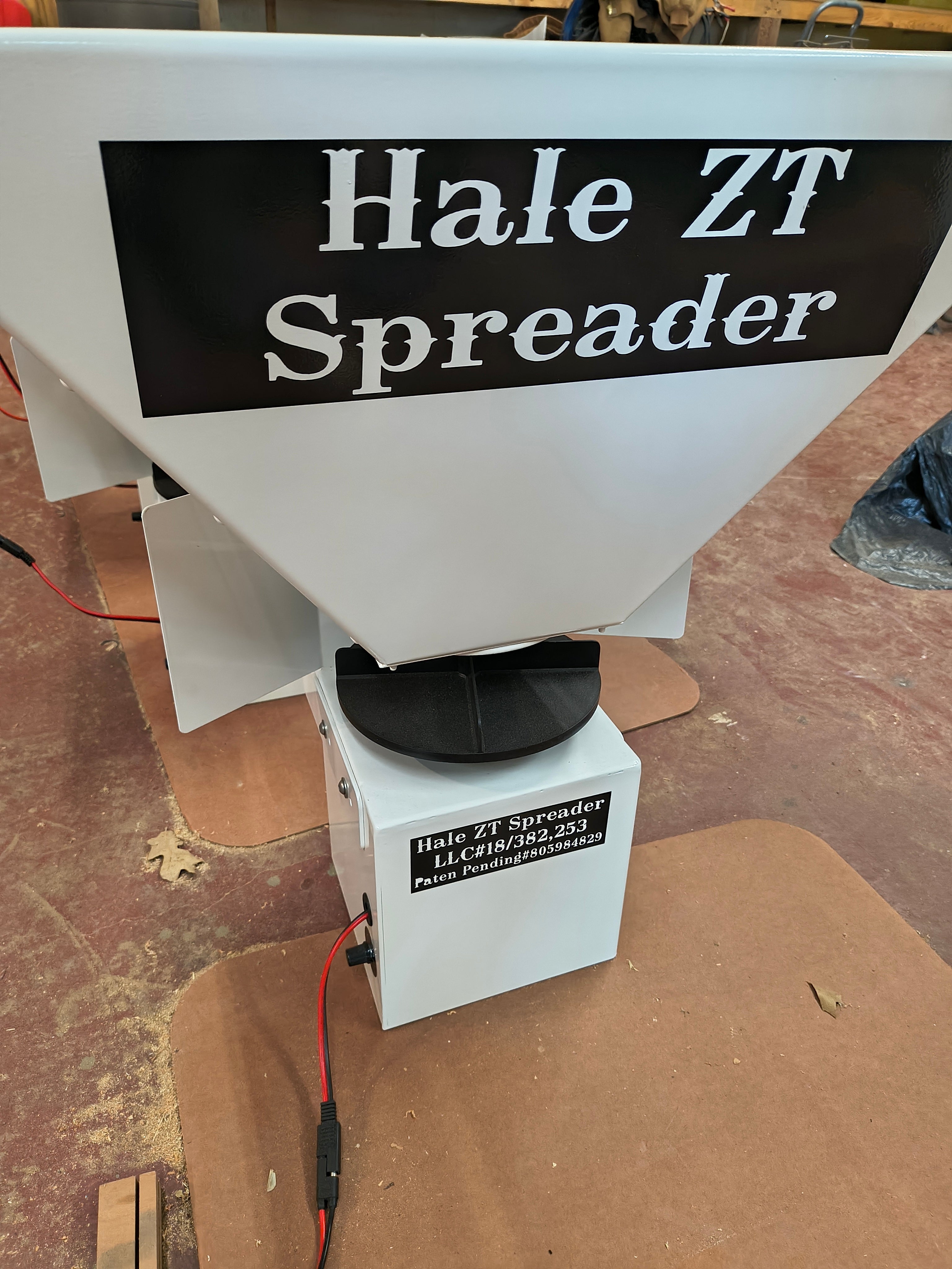 Hale ZT Spreader – Heavy-Duty Fertilizer Spreader for Zero Turn Mowers