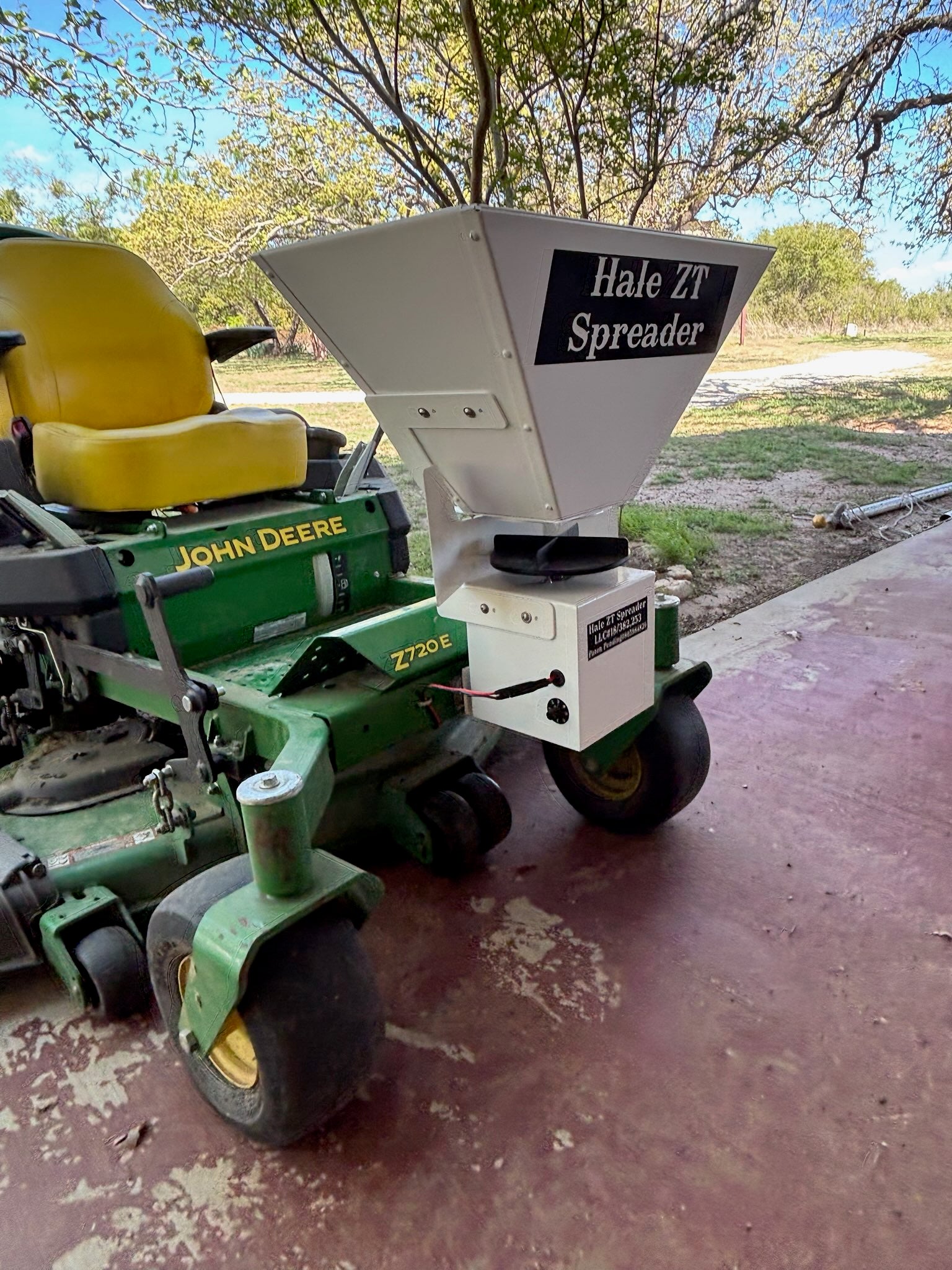 Hale ZT Spreader – Heavy-Duty Fertilizer Spreader for Zero Turn Mowers